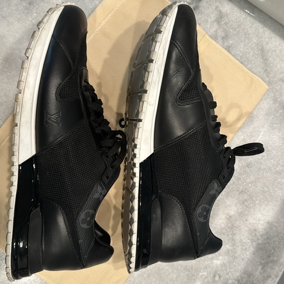 Louis Vuitton men sneakers - Picture 8 of 9